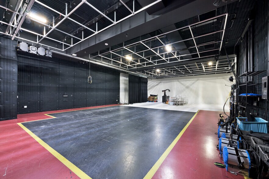 More Photos Of 3515 Eastham Dr, Culver City Loft Creative Space For Lease