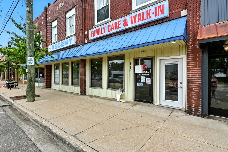 More Photos Of 110-114 W Grand River Ave, Webberville Storefront Retail Residential For Sale