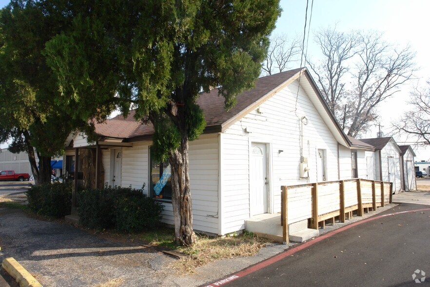More Photos Of 3229 W Euless Blvd, Euless Daycare Center For Sale