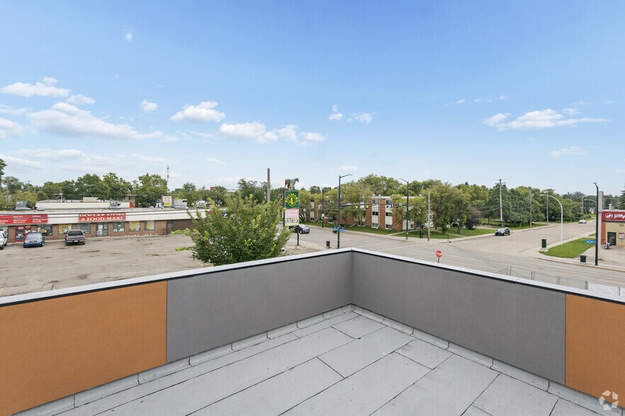 More Photos Of 4802 118 Ave NW, Edmonton Storefront For Lease