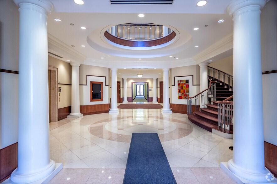 More Photos Of 13620 Reese Blvd E, Huntersville Medical For Lease