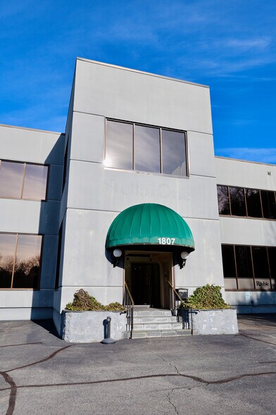 More Photos Of 1807 Seminole Trl, Charlottesville Office For Lease