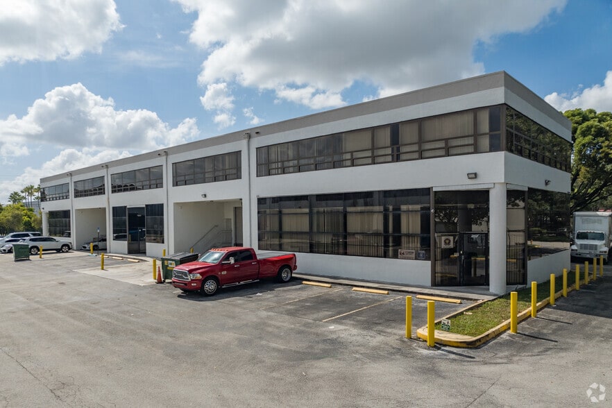 More Photos Of 2100-2142 NW 99th Ave, Doral Unknown For Lease
