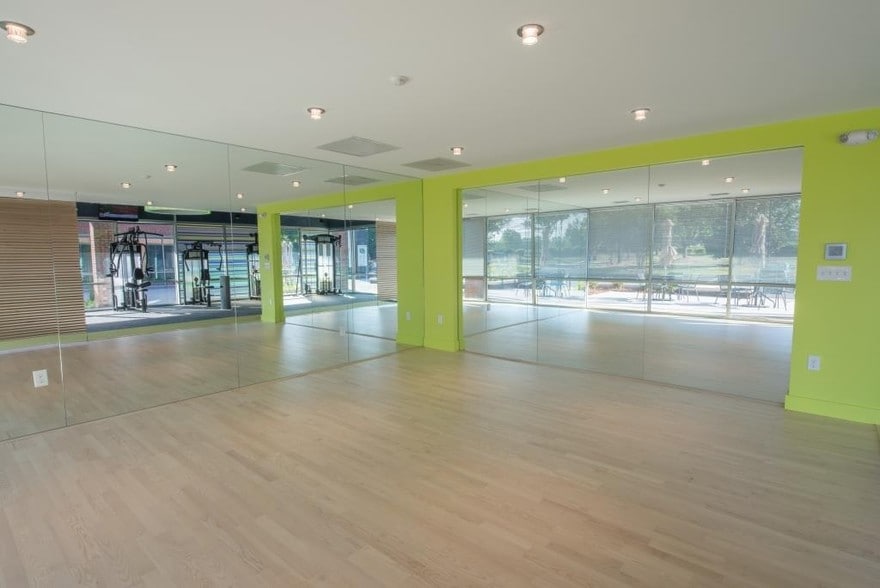 More Photos Of 301 McCullough Dr, Charlotte Unknown For Lease