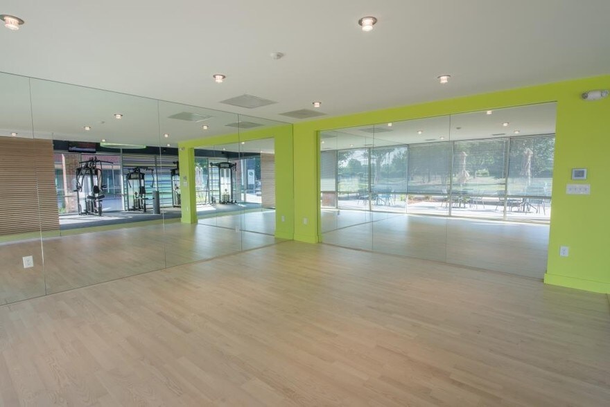 More Photos Of 8210 University Executive Park Dr, Charlotte Office For Lease