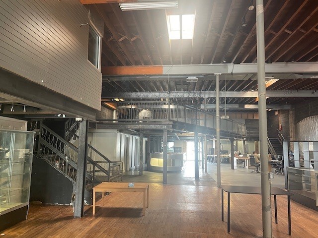 More Photos Of 3 Newbridge Rd, Hicksville Storefront For Lease