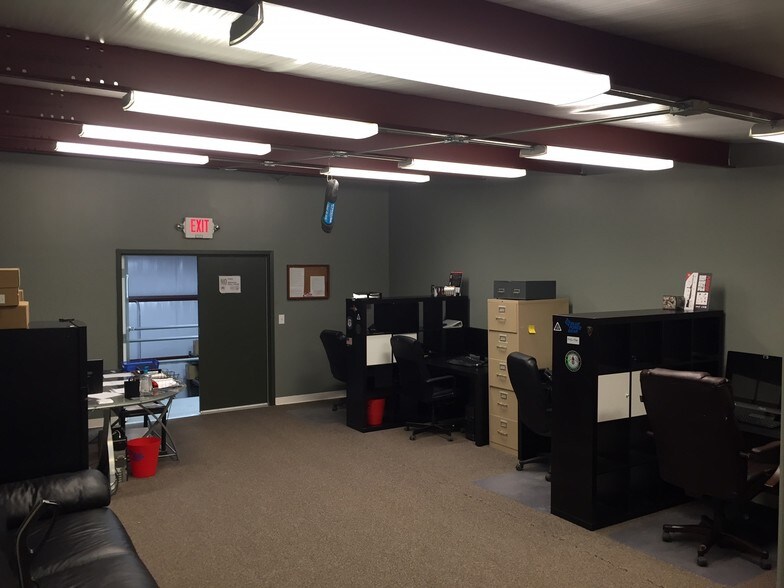 More Photos Of 3643 Dill Rd, Centerburg Warehouse For Lease