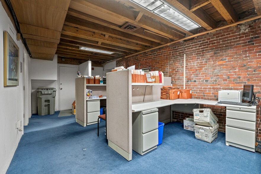 More Photos Of 21 Merchants Row, Boston Loft Creative Space For Sale