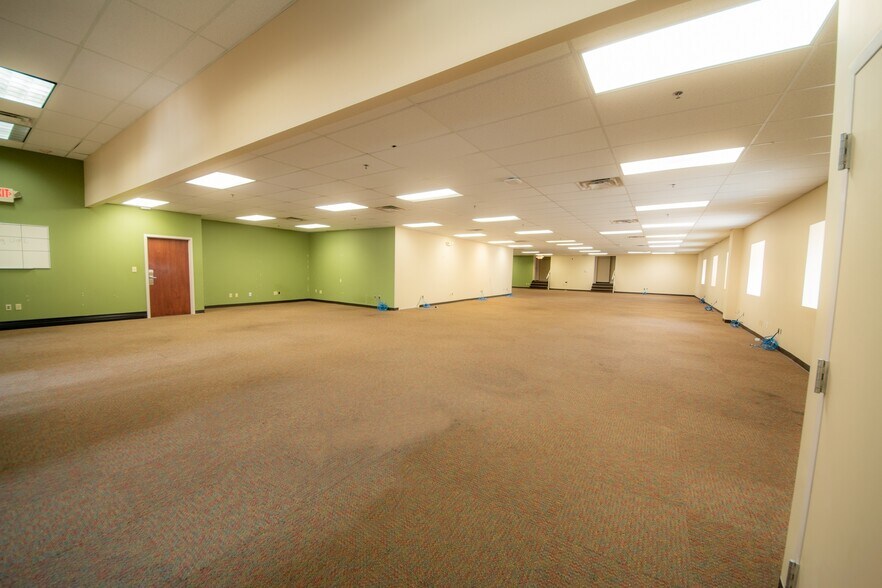 More Photos Of 501-505 E Broadway, Louisville Medical For Lease