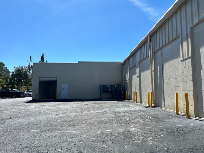 More Photos Of 7400 US Highway 19, New Port Richey Storefront For Lease