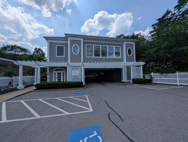Primary Photo Of 45 Colpitts Rd, Weston Medical For Lease