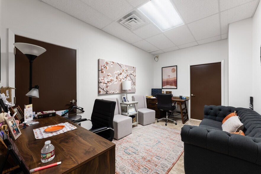 More Photos Of 1259 N Stuart Place Rd, Harlingen Office For Sale