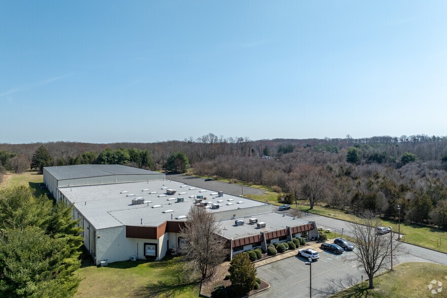 More Photos Of 317 Fairfield Rd, Howell Warehouse For Sale