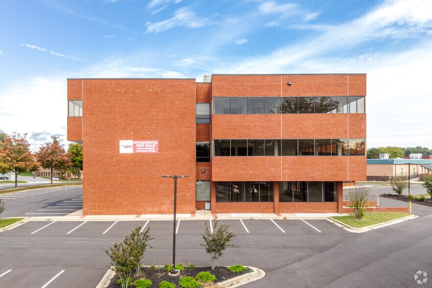 More Photos Of 4 Taft Ct, Rockville Medical For Sale