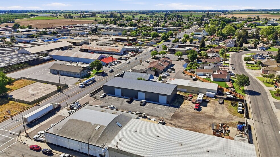 More Photos Of 8217 Lander Ave, Hilmar Flex For Lease