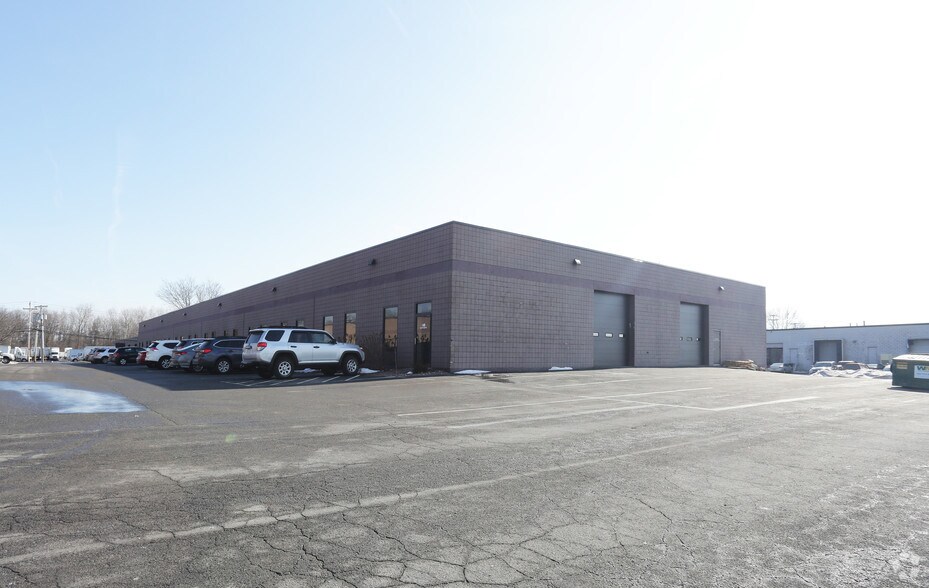 More Photos Of 26 Corporate Cir, East Syracuse Flex For Lease