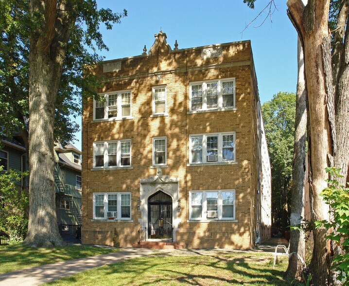 Primary Photo Of 660-662 Farmington Ave, Hartford Apartments For Sale