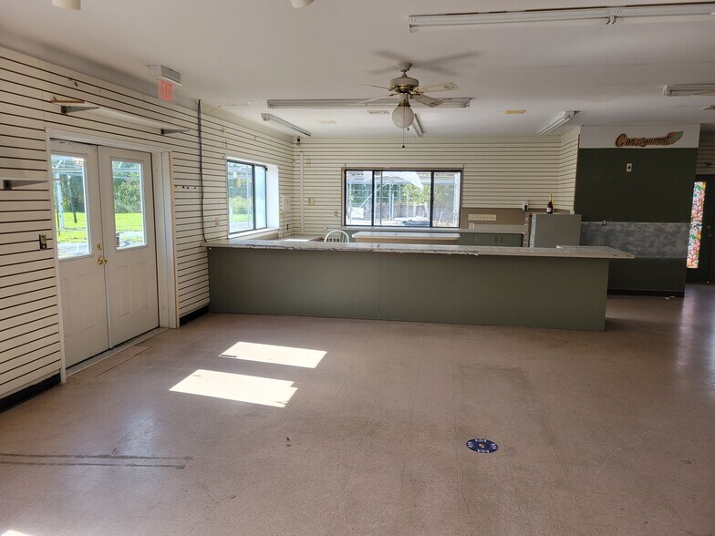 More Photos Of 1418 State Route 302, Middletown Freestanding For Sale