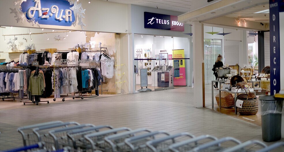 More Photos Of 5755 Cowrie St, Sechelt Storefront For Lease