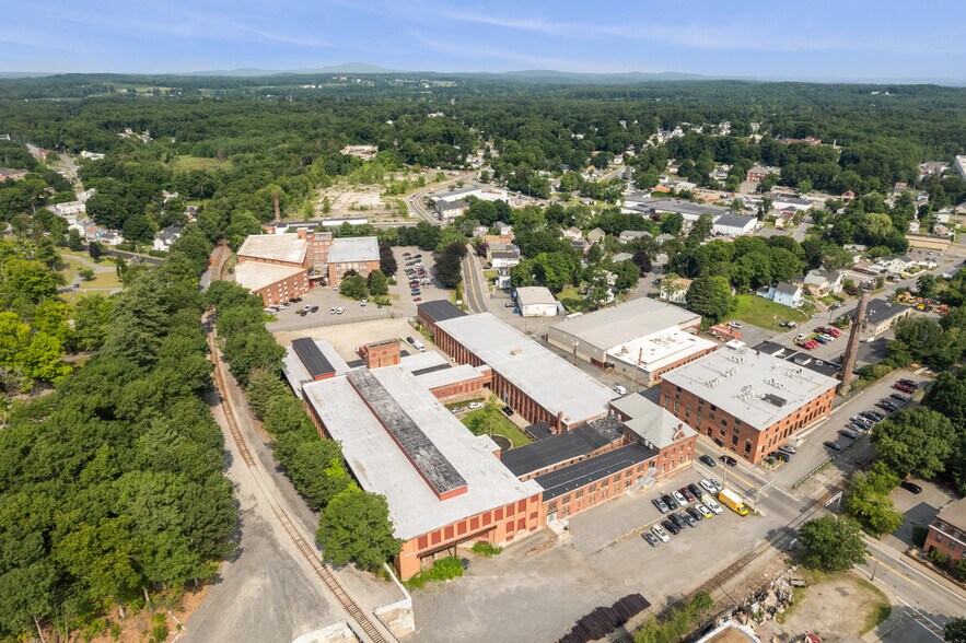More Photos Of 56 Sterling St, Clinton Manufacturing For Lease