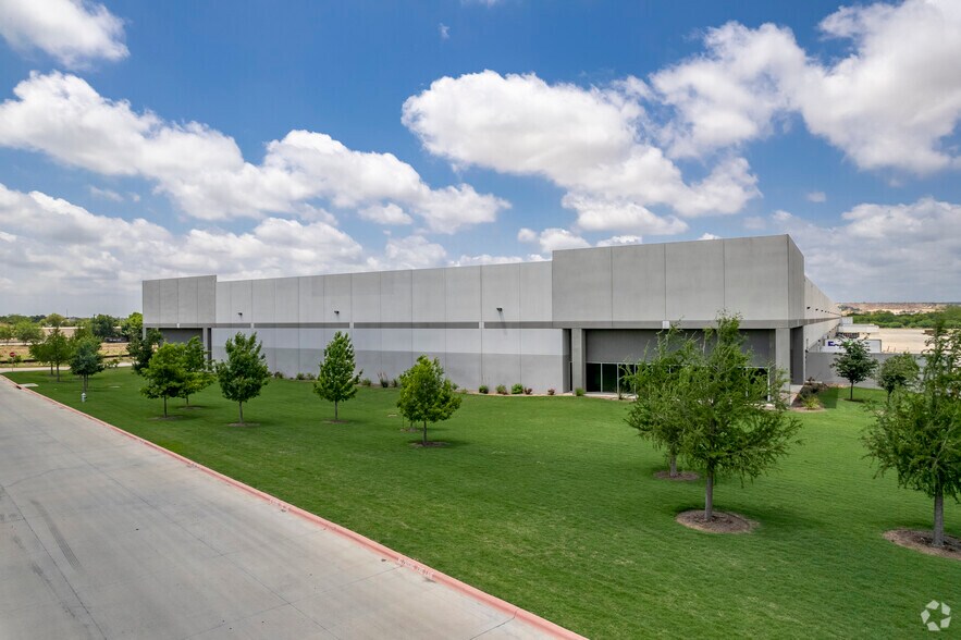 More Photos Of 175 Southwestern Ave, New Braunfels Warehouse For Lease