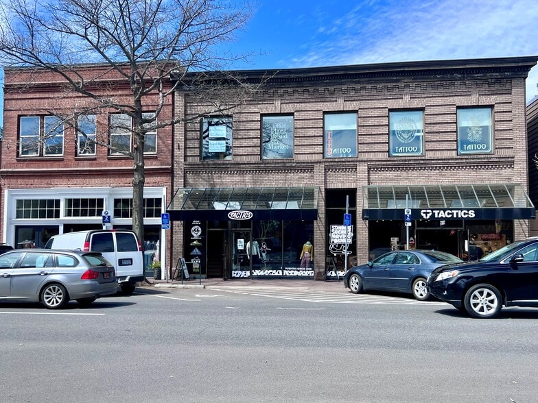 More Photos Of 925 NW Wall St, Bend Storefront Retail Office For Lease