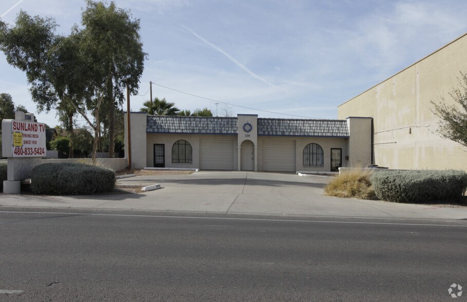 More Photos Of 236 N Country Club Dr, Mesa Freestanding For Sale