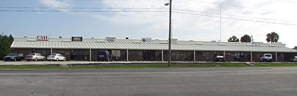 More Photos Of 490 North St, Longwood Flex For Lease