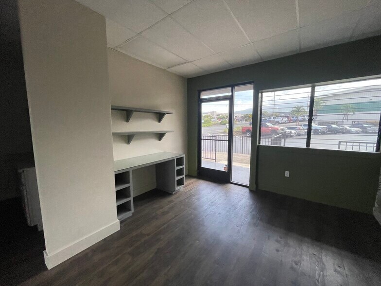More Photos Of 74-5035 Queen Kaahumanu Hwy, Kailua Kona Storefront Retail Office For Lease