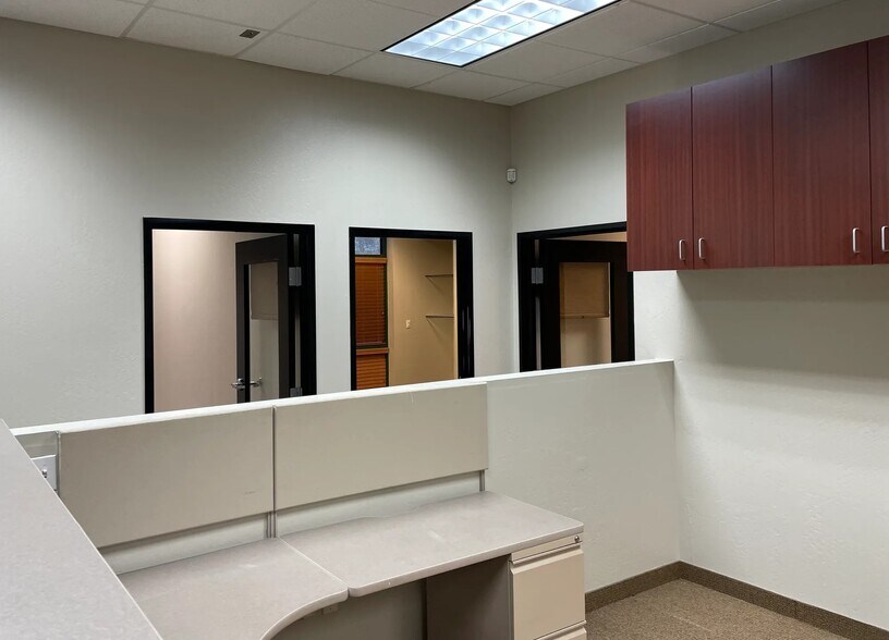 More Photos Of 20819 N Cave Creek Rd, Phoenix Office For Lease