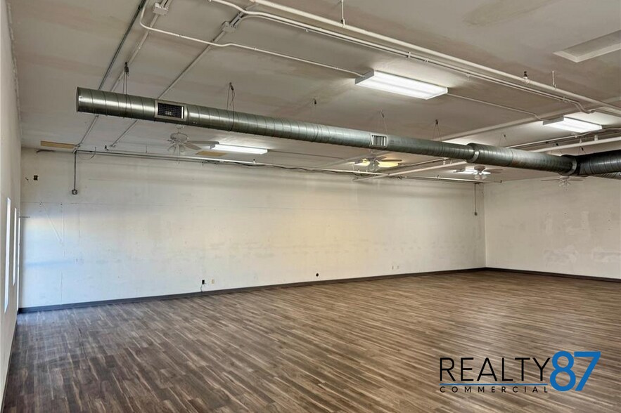 More Photos Of 266 Blairs Ferry Rd NE, Cedar Rapids Storefront For Lease