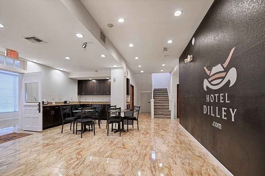 More Photos Of 110 S Main, Dilley Hotel For Sale