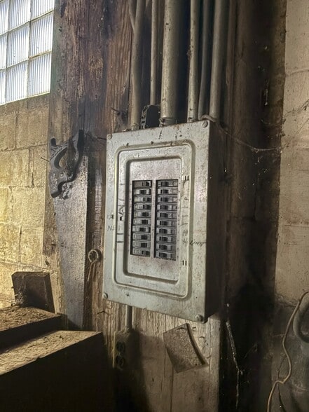 More Photos Of 718 E 163rd St, Cleveland Warehouse For Sale