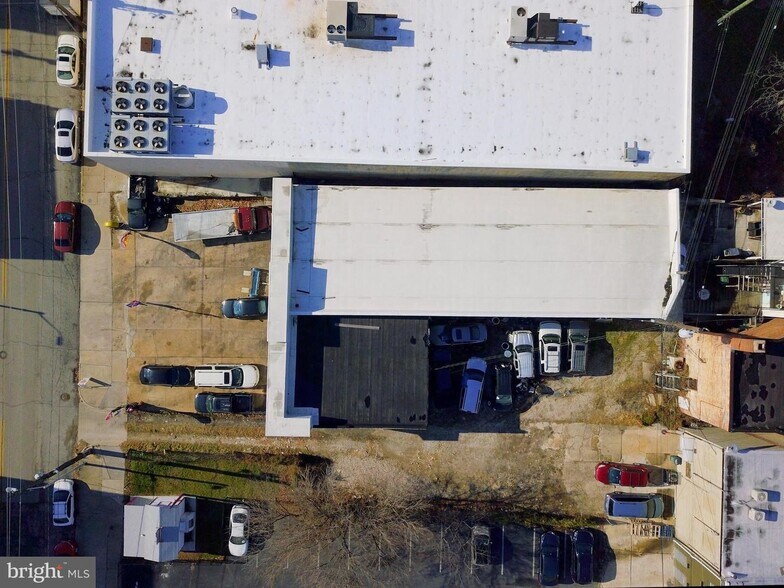 More Photos Of 3820 Fleet St, Baltimore Auto Repair For Lease