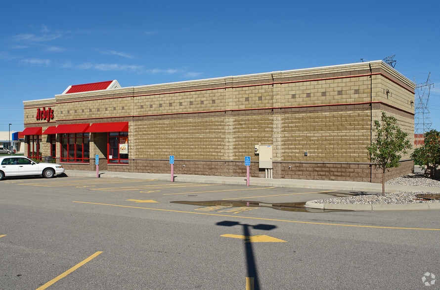 Primary Photo Of 8010 Old Carriage Ct, Shakopee Fast Food For Lease