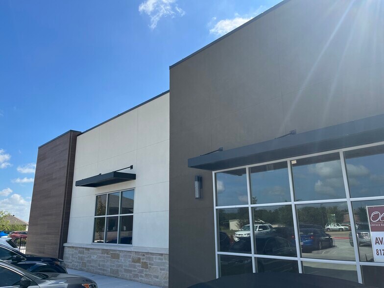 More Photos Of 512 W Bonds Ranch Rd, Fort Worth General Retail For Sale