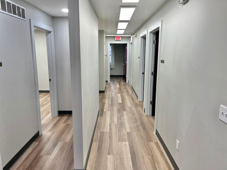 More Photos Of 308 S Scott St, Warsaw Office For Lease