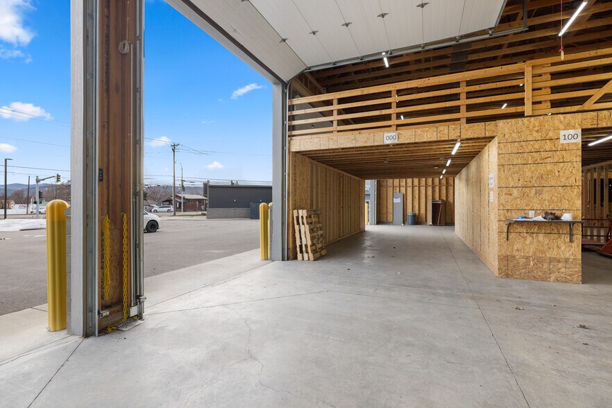 More Photos Of 115 W Wyoming St, Kalispell Warehouse For Sale