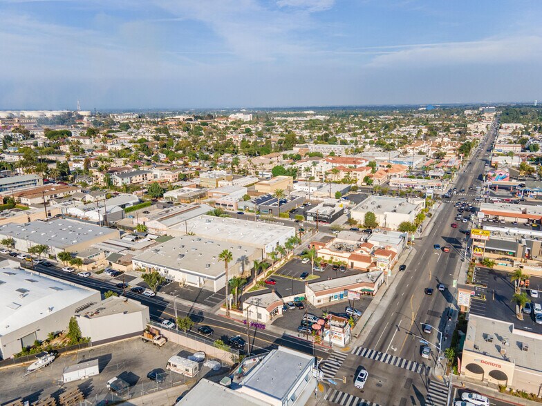 More Photos Of 1322-1326 Obispo Ave, Long Beach Warehouse For Lease