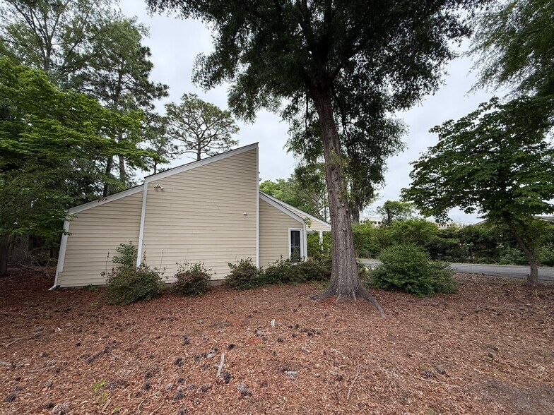 More Photos Of 1505 Medical Center Dr, Wilmington Medical For Sale
