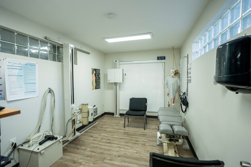 More Photos Of 980-982 NE 126th St, Miami Medical For Sale