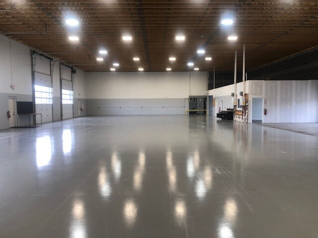 More Photos Of 7 Aaron Way, Sparta Manufacturing For Sale