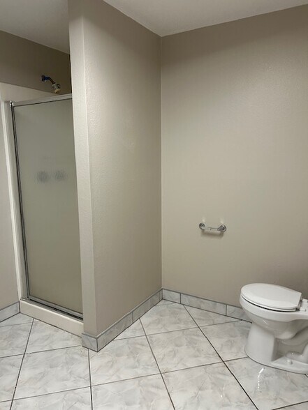 More Photos Of 24133 W SR-40, Astor Flex For Lease