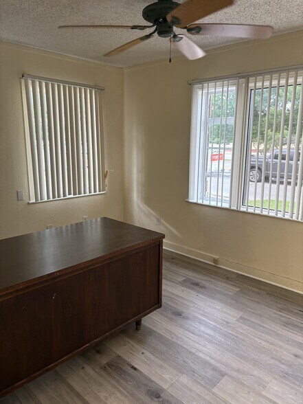 More Photos Of 116 Santa Fe Dr, Weatherford Office For Lease