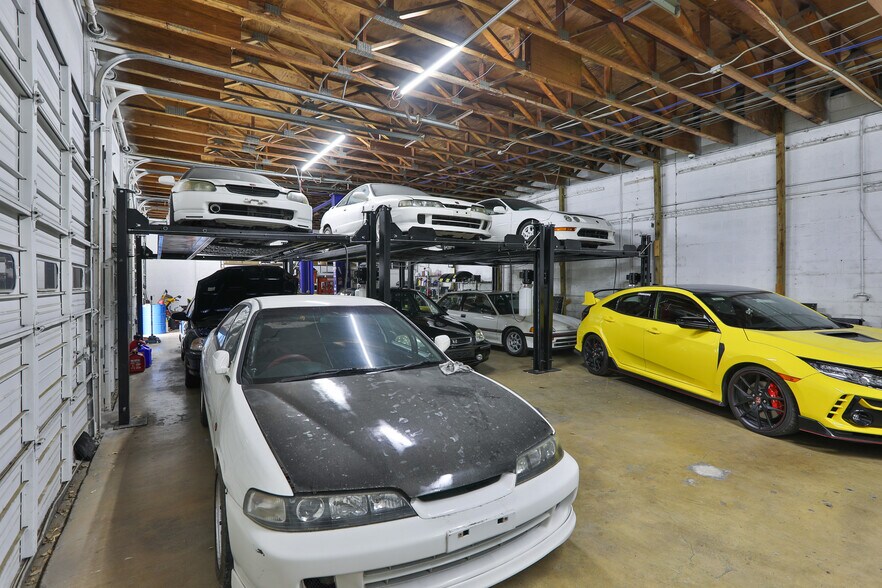 More Photos Of 2502 Harry Wurzbach Rd, San Antonio Flex For Lease