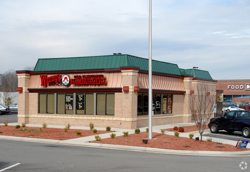 More Photos Of 1800 South Creek One, Powhatan Unknown For Lease