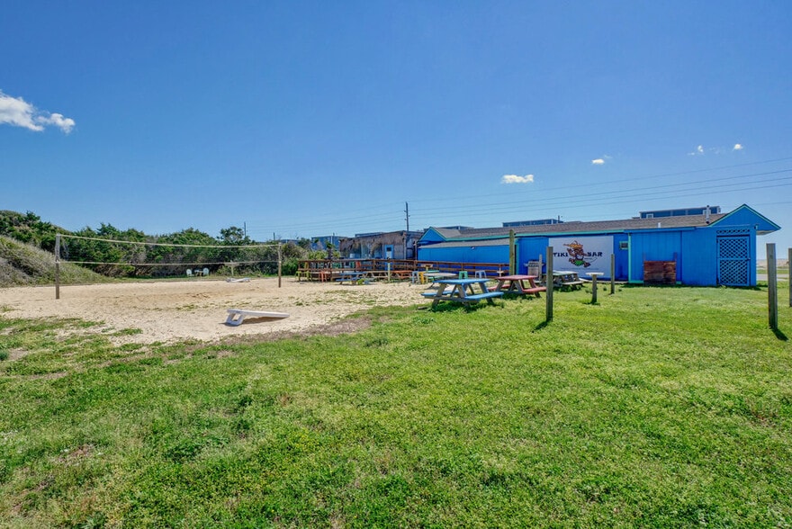 More Photos Of 2181 New River Inlet Rd, North Topsail Beach Convenience Store For Sale