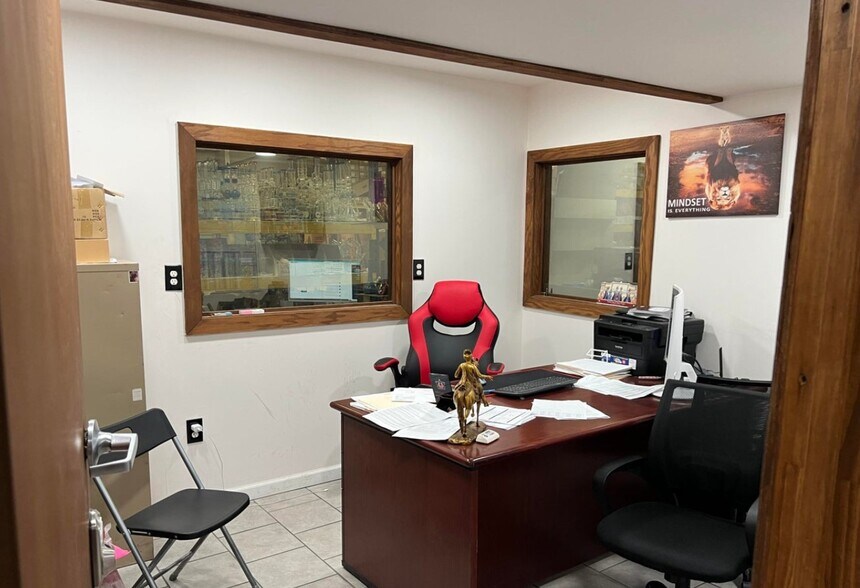 More Photos Of 17 Prospect Ave, Albany Light Distribution For Sale