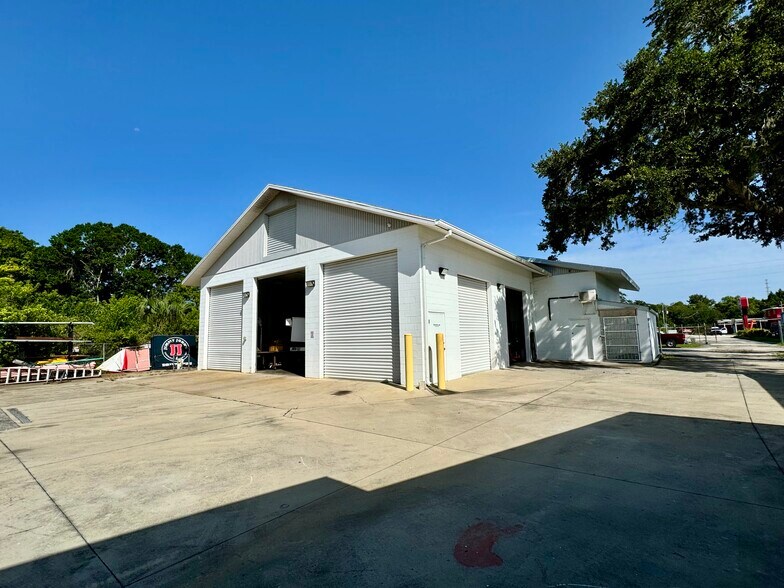 More Photos Of 517 Mason Ave, Daytona Beach Freestanding For Lease