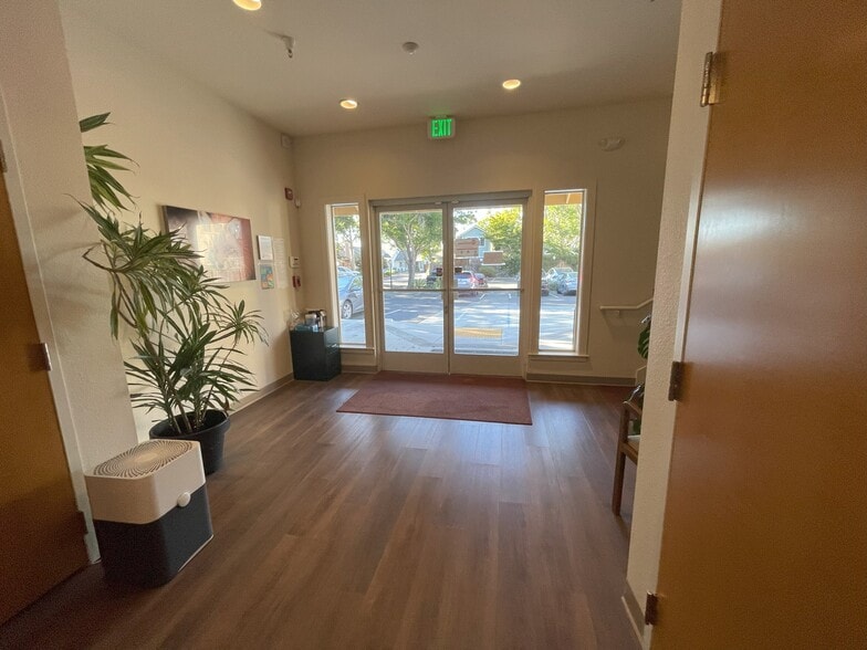 More Photos Of 525 E Cotati Ave, Cotati Office For Sale